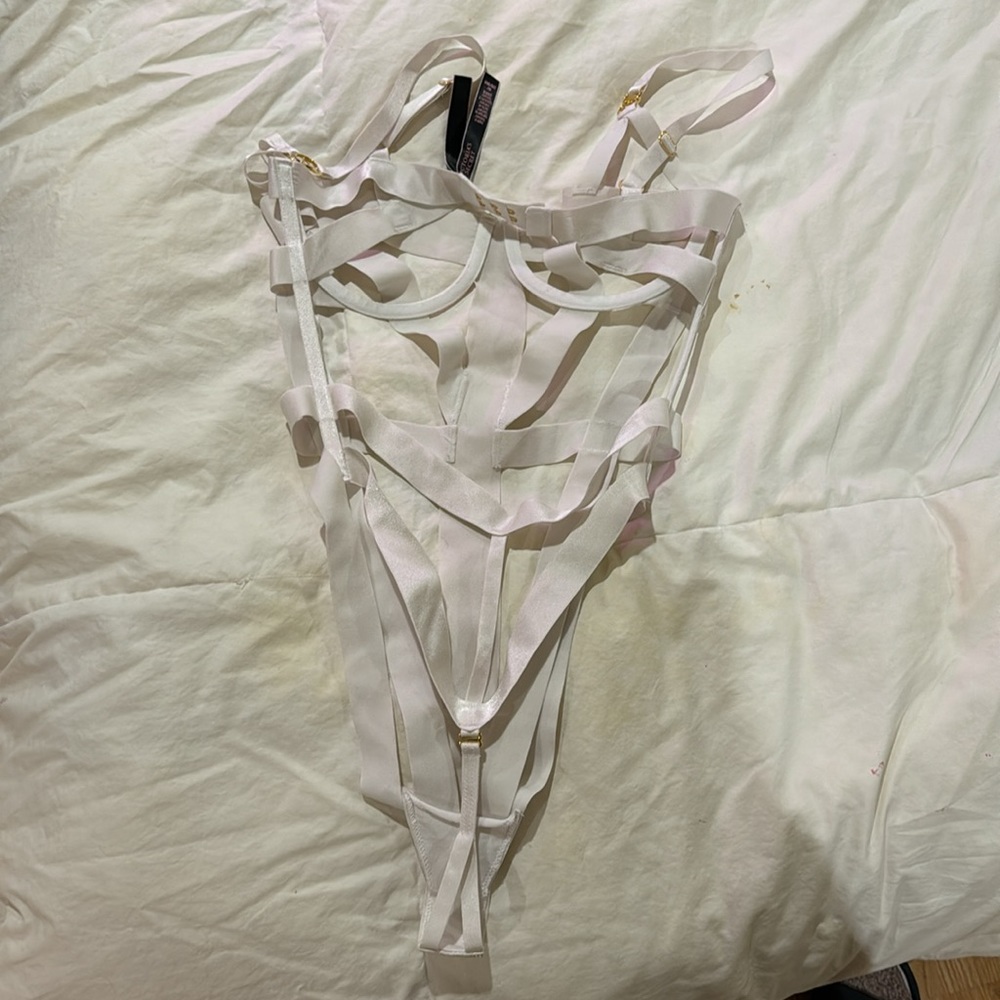 Bathing suit - Picture 2 of 4